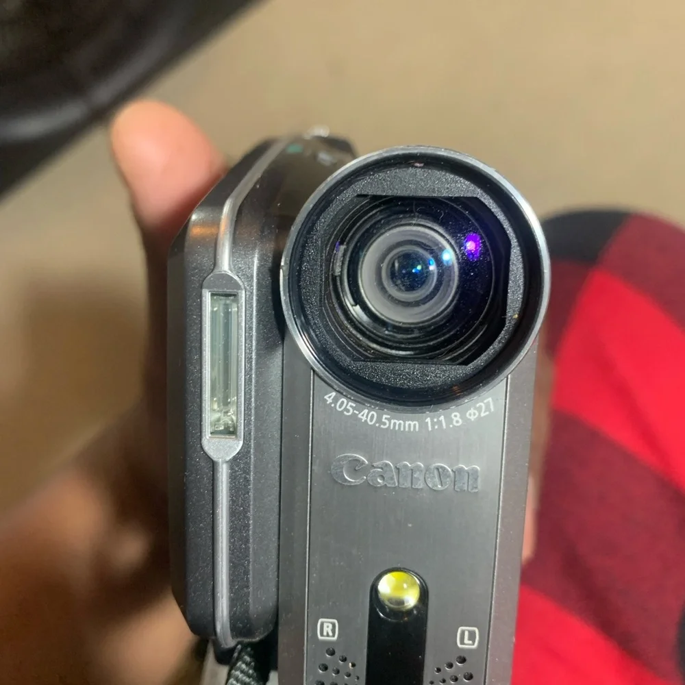 Canon NTSC DC 20 camcorder